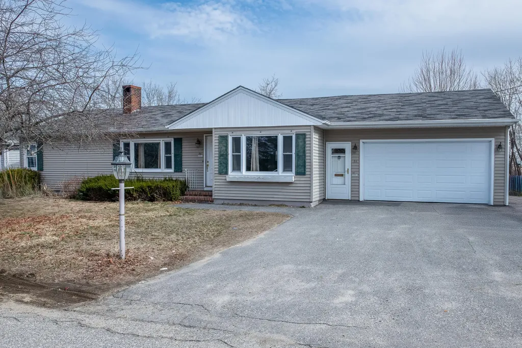 24 Highland Avenue Lewiston ME 04240
