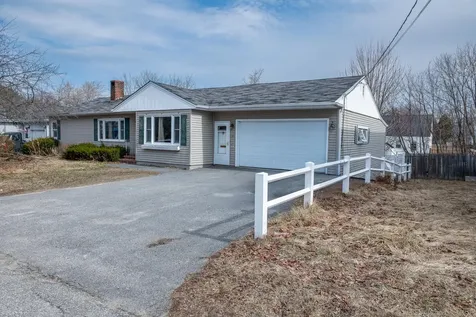24 Highland Avenue Lewiston ME 04240