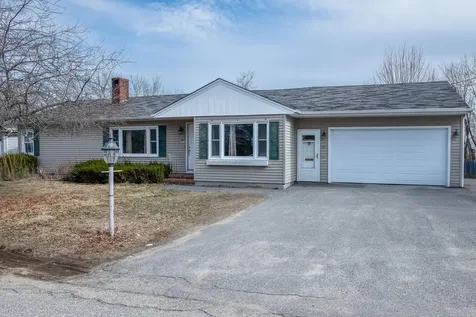 24 Highland Avenue Lewiston ME 04240