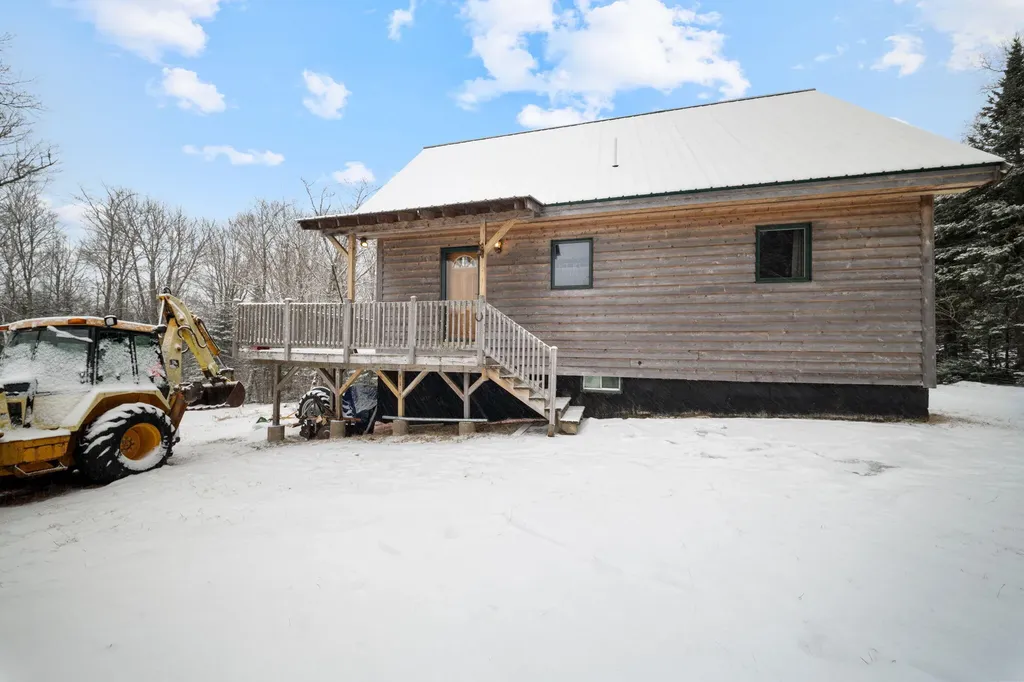 1958 State Highway 212 Moro Plt ME 04780
