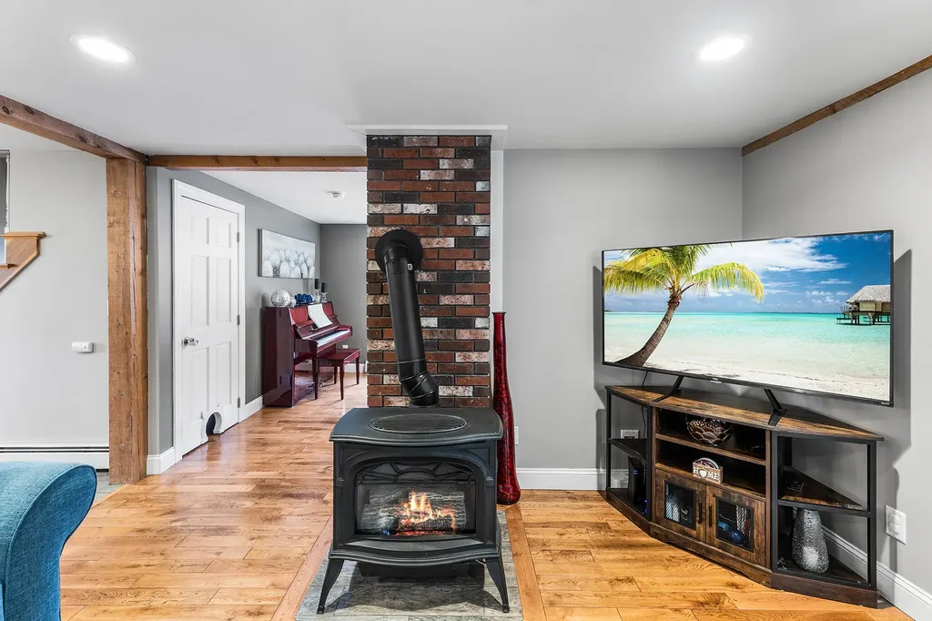 50 Paul Street Auburn ME 04210
