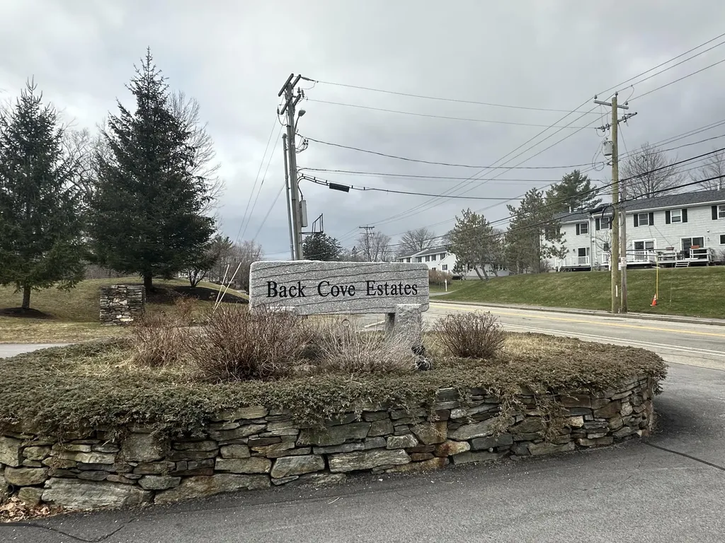 39 Back Cove Road Portland ME 04103