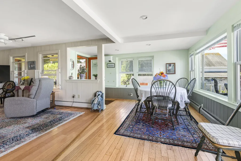 364 Island Avenue Portland ME 04108