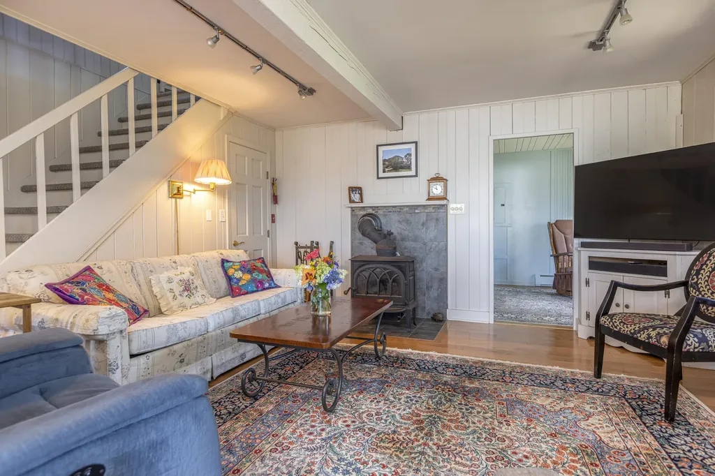 364 Island Avenue Portland ME 04108