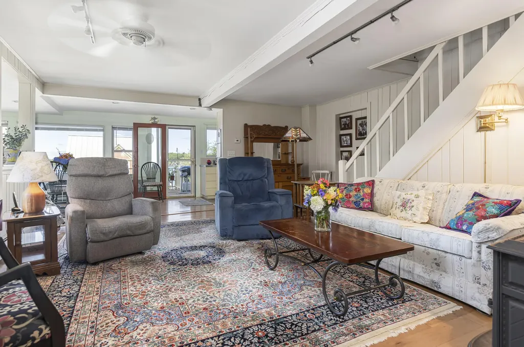 364 Island Avenue Portland ME 04108