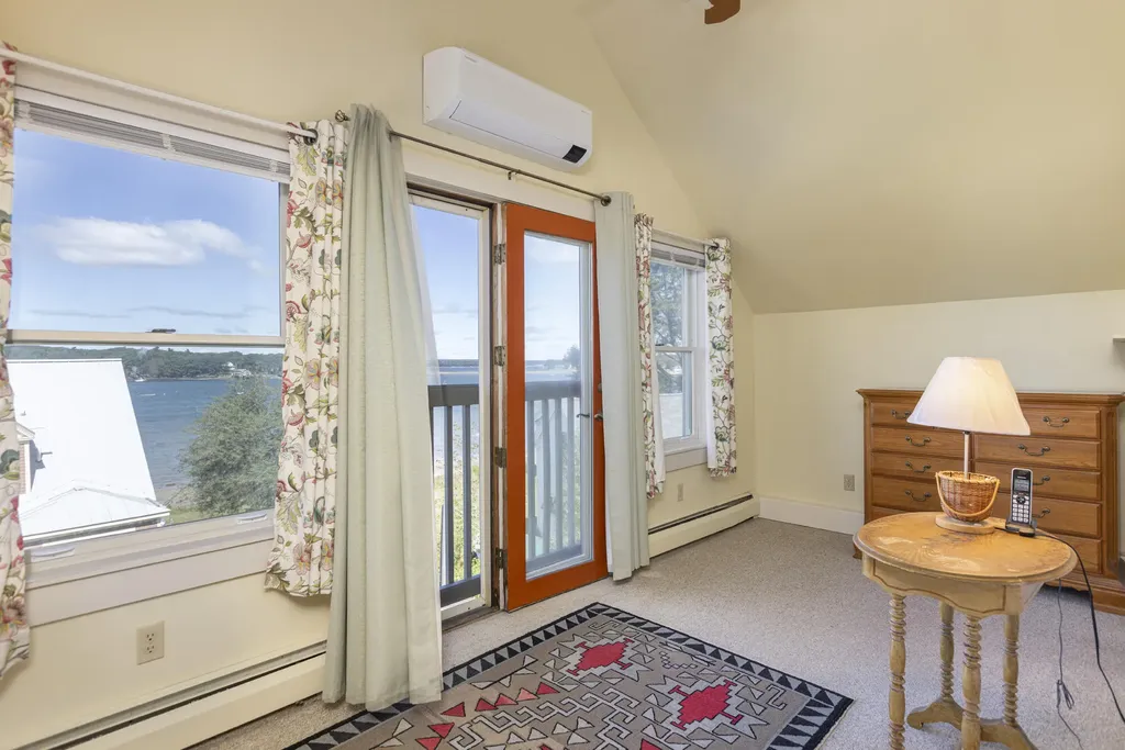 364 Island Avenue Portland ME 04108