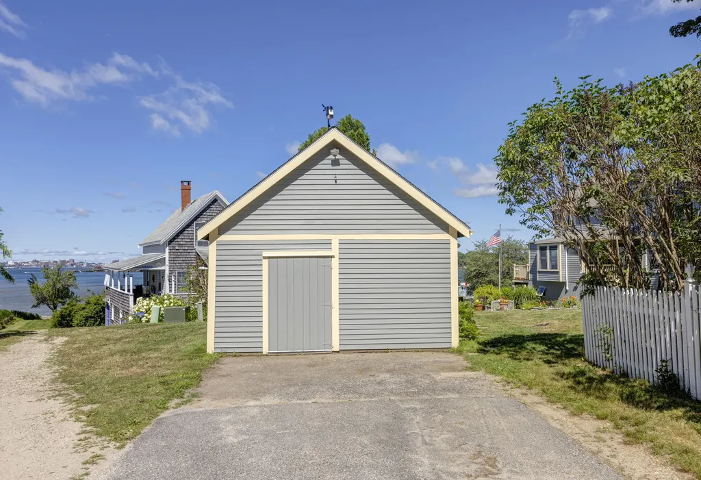 364 Island Avenue Portland ME 04108