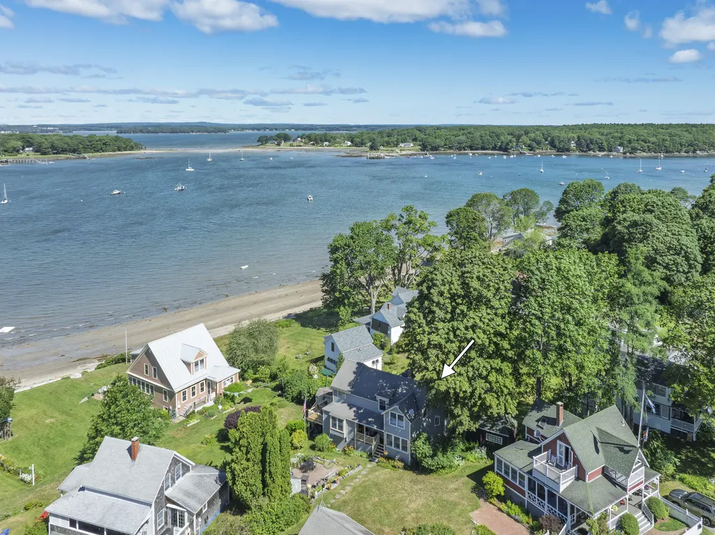 364 Island Avenue Portland ME 04108
