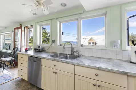 364 Island Avenue Portland ME 04108