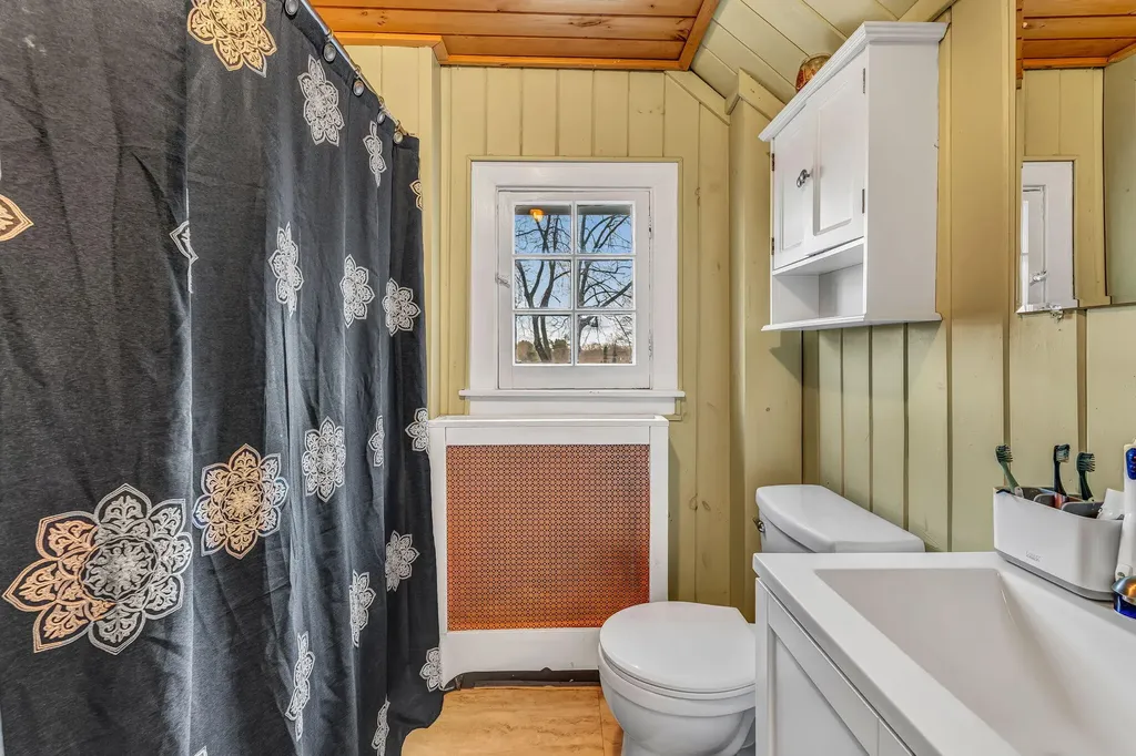 152 Lake Street Auburn ME 04210