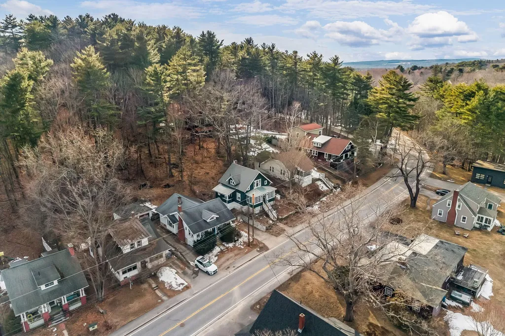 152 Lake Street Auburn ME 04210