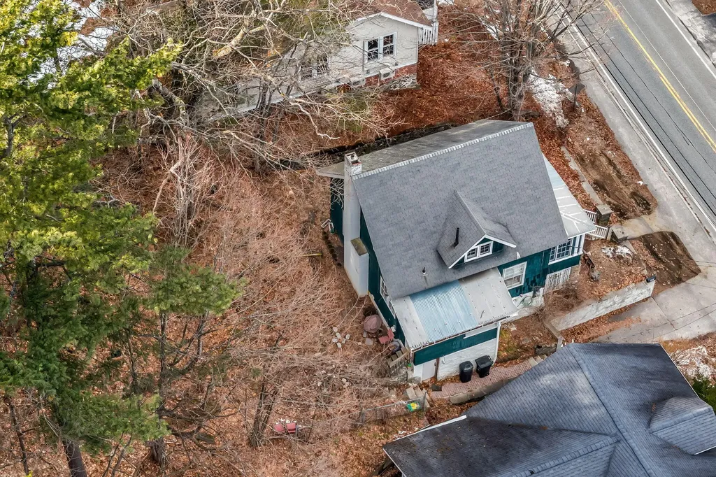 152 Lake Street Auburn ME 04210