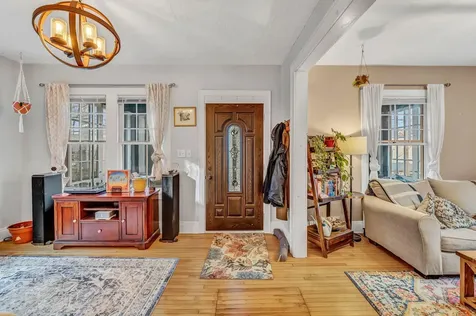 152 Lake Street Auburn ME 04210
