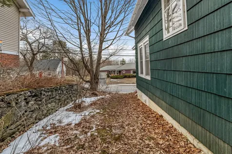 152 Lake Street Auburn ME 04210