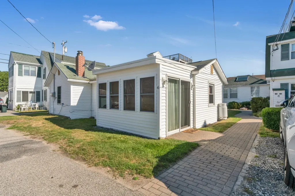 165 East Grand Avenue Old Orchard Beach ME 04064