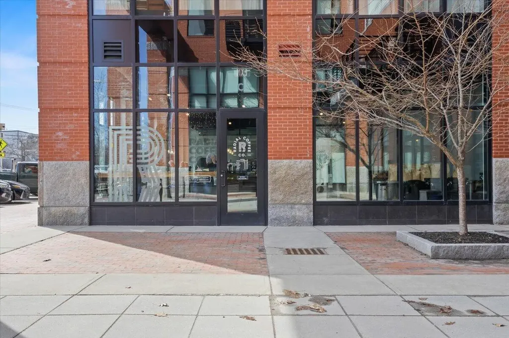 387 Commercial Street Portland ME 04101
