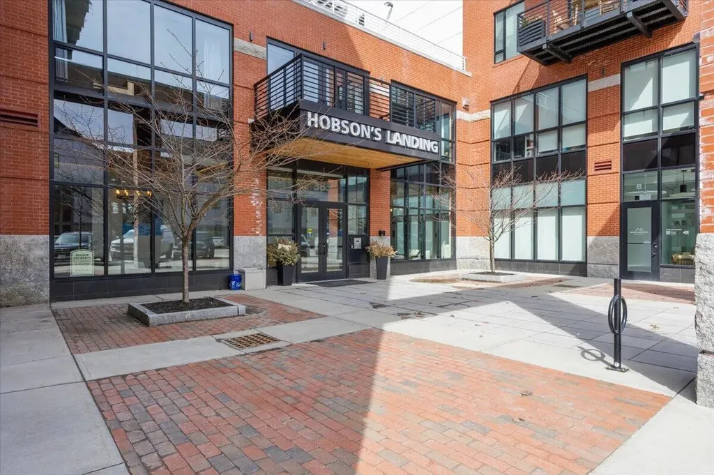 387 Commercial Street Portland ME 04101