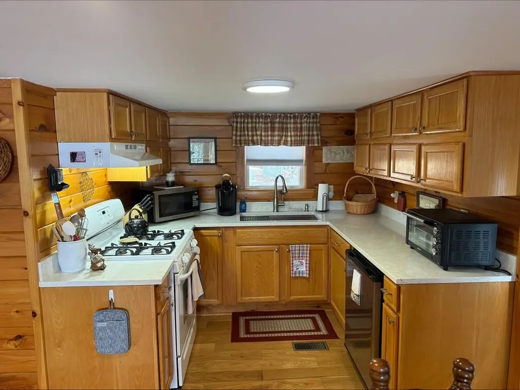 326 Beechwood Avenue Hudson ME 04449