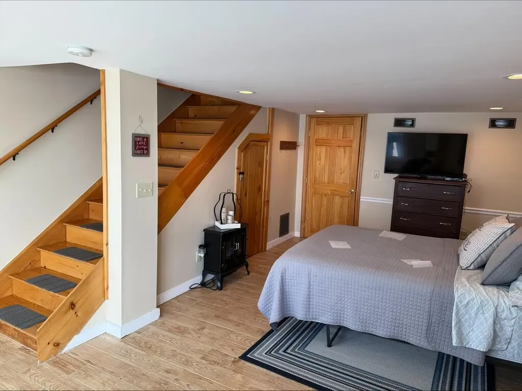 326 Beechwood Avenue Hudson ME 04449