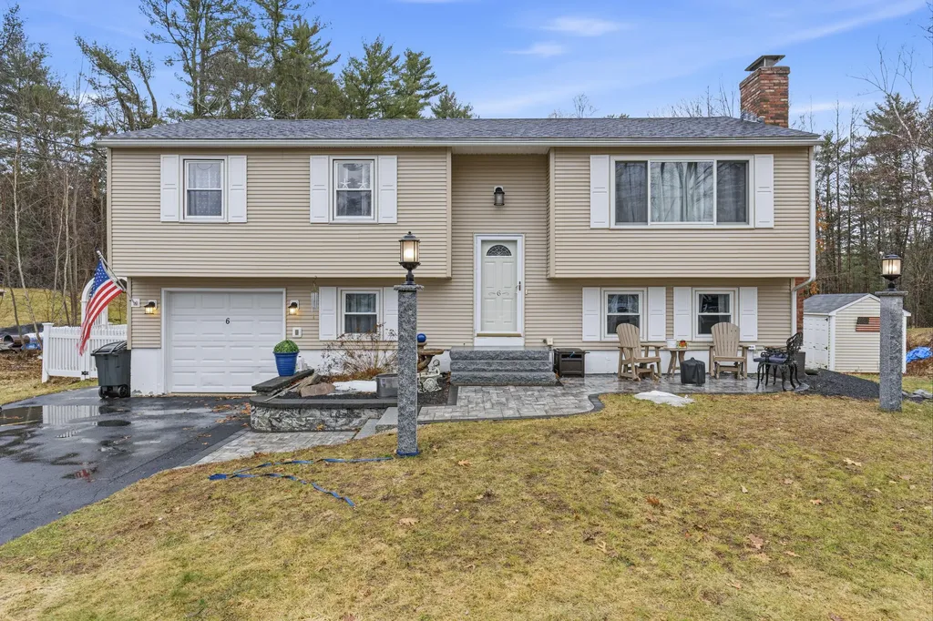 6 Clyde Road York ME 03909