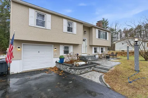 6 Clyde Road York ME 03909