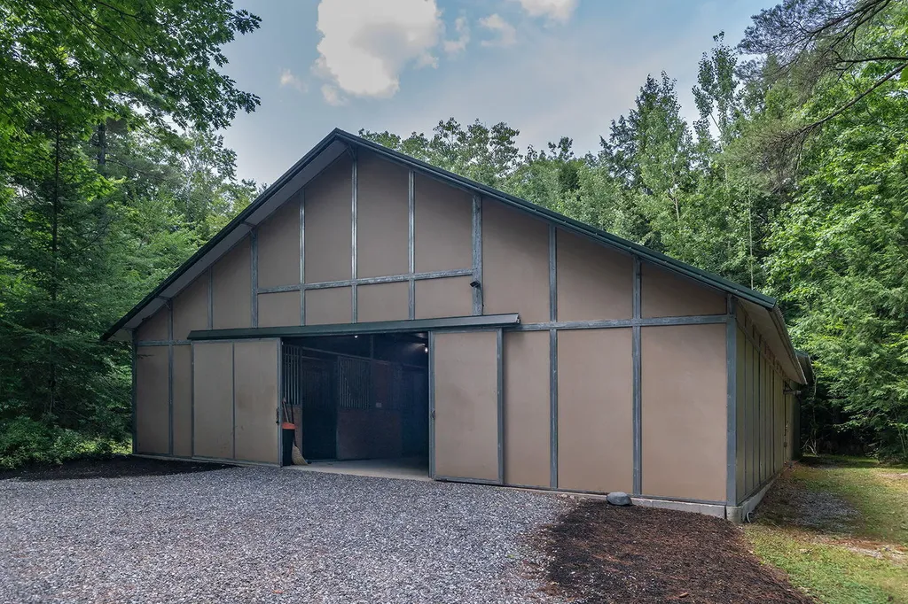 58 Beaumont Drive Naples ME 04055