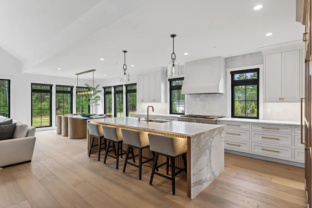 10 Martell Way Scarborough ME 04074