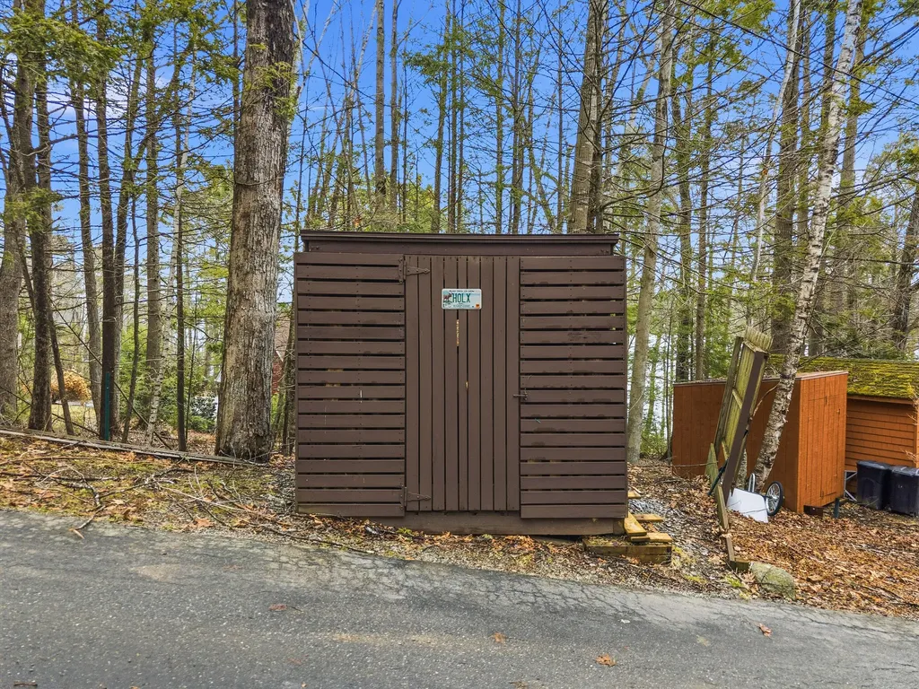 105 Cushman Point Road Wiscasset ME 04578