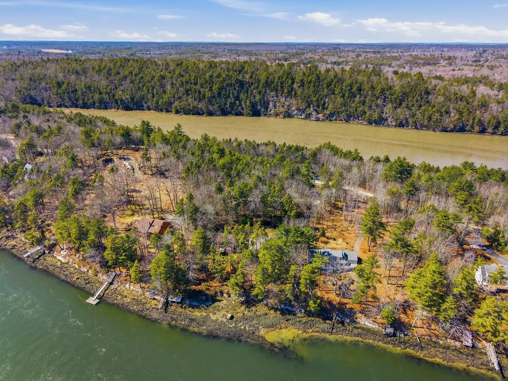 105 Cushman Point Road Wiscasset ME 04578