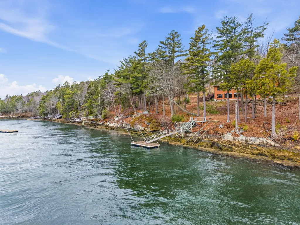 105 Cushman Point Road Wiscasset ME 04578
