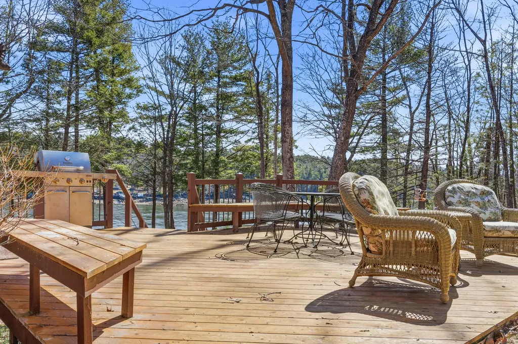 105 Cushman Point Road Wiscasset ME 04578