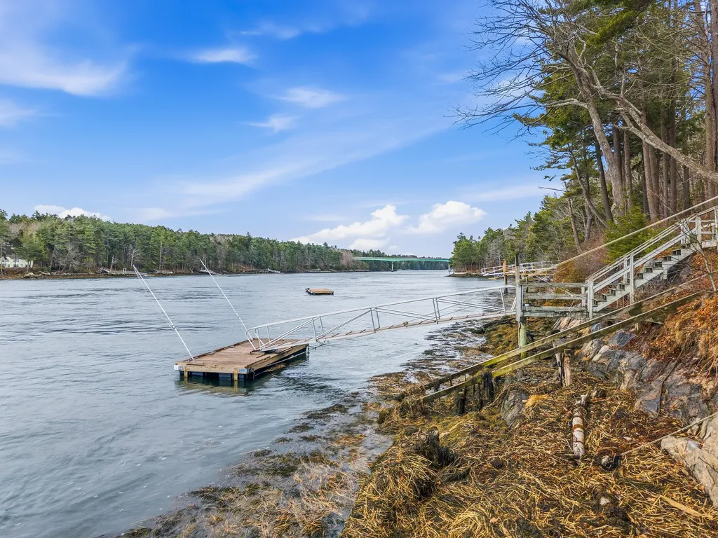 105 Cushman Point Road Wiscasset ME 04578