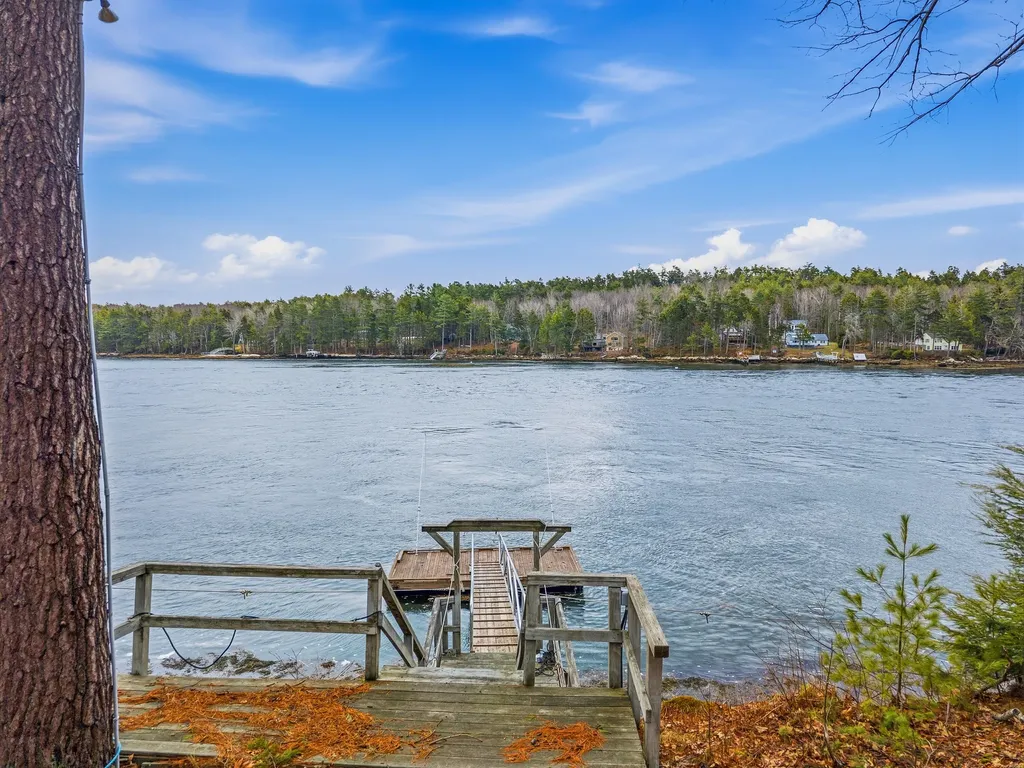 105 Cushman Point Road Wiscasset ME 04578