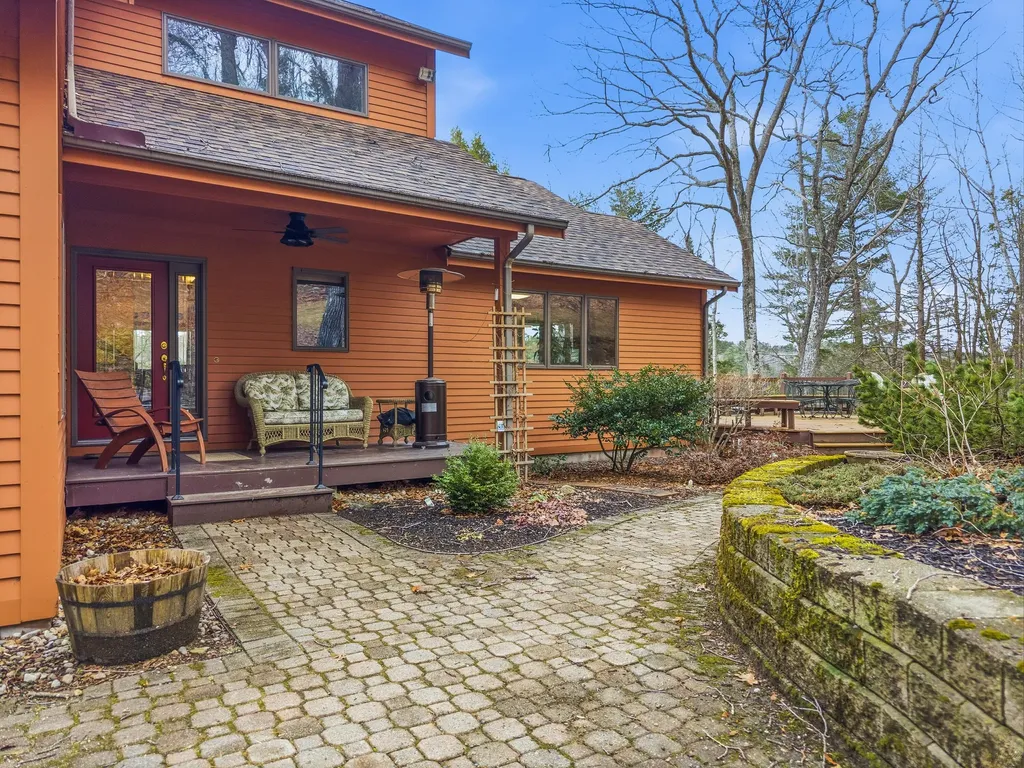 105 Cushman Point Road Wiscasset ME 04578