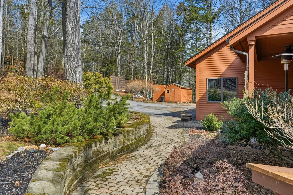 105 Cushman Point Road Wiscasset ME 04578