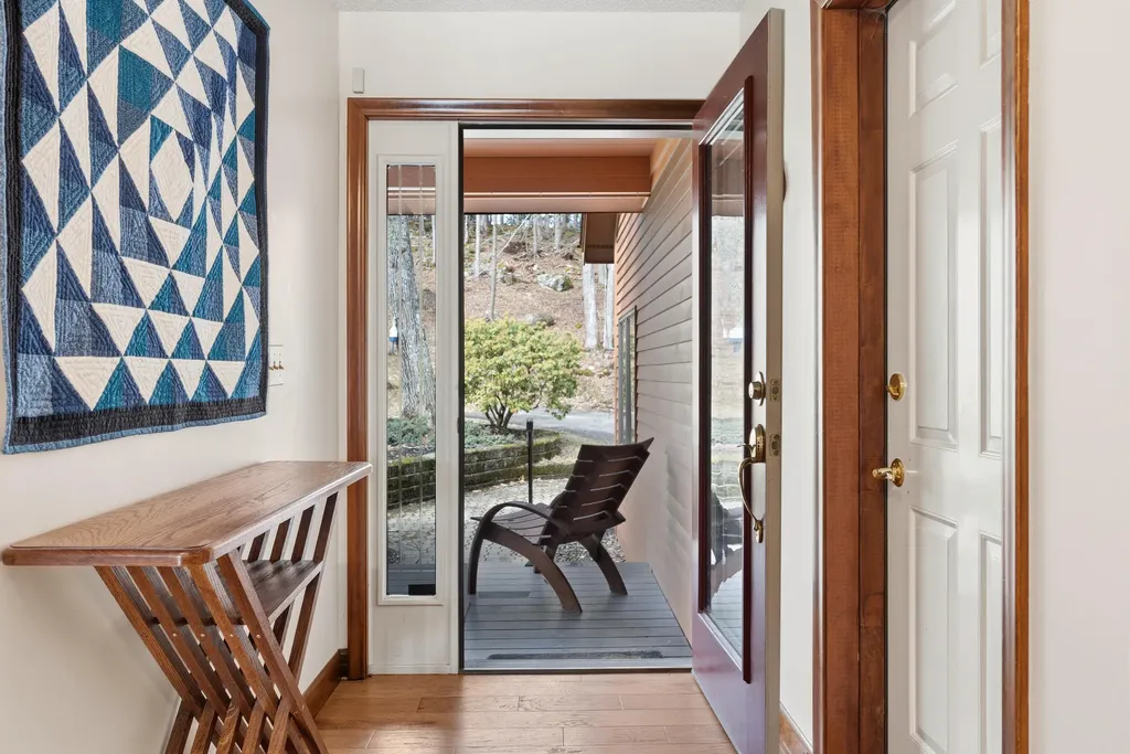 105 Cushman Point Road Wiscasset ME 04578