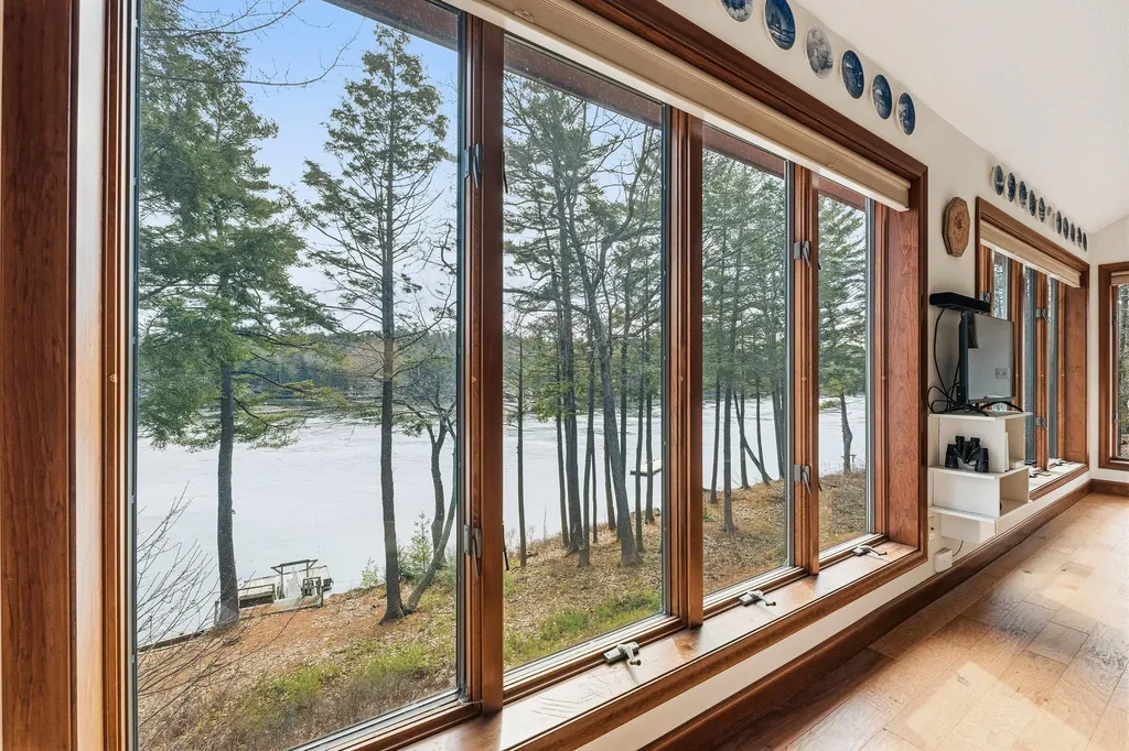 105 Cushman Point Road Wiscasset ME 04578