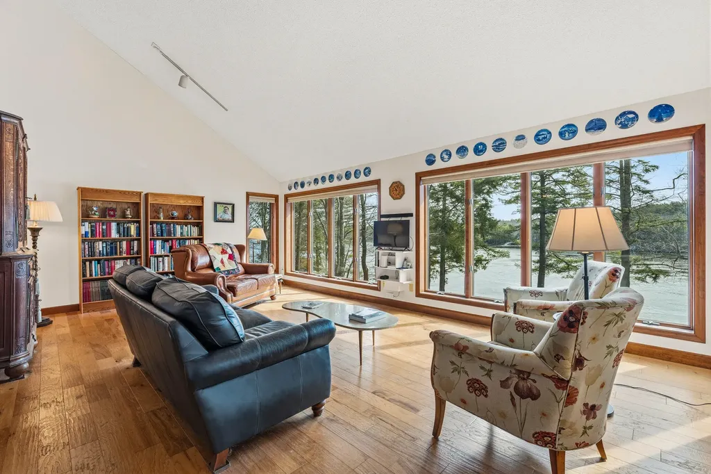 105 Cushman Point Road Wiscasset ME 04578