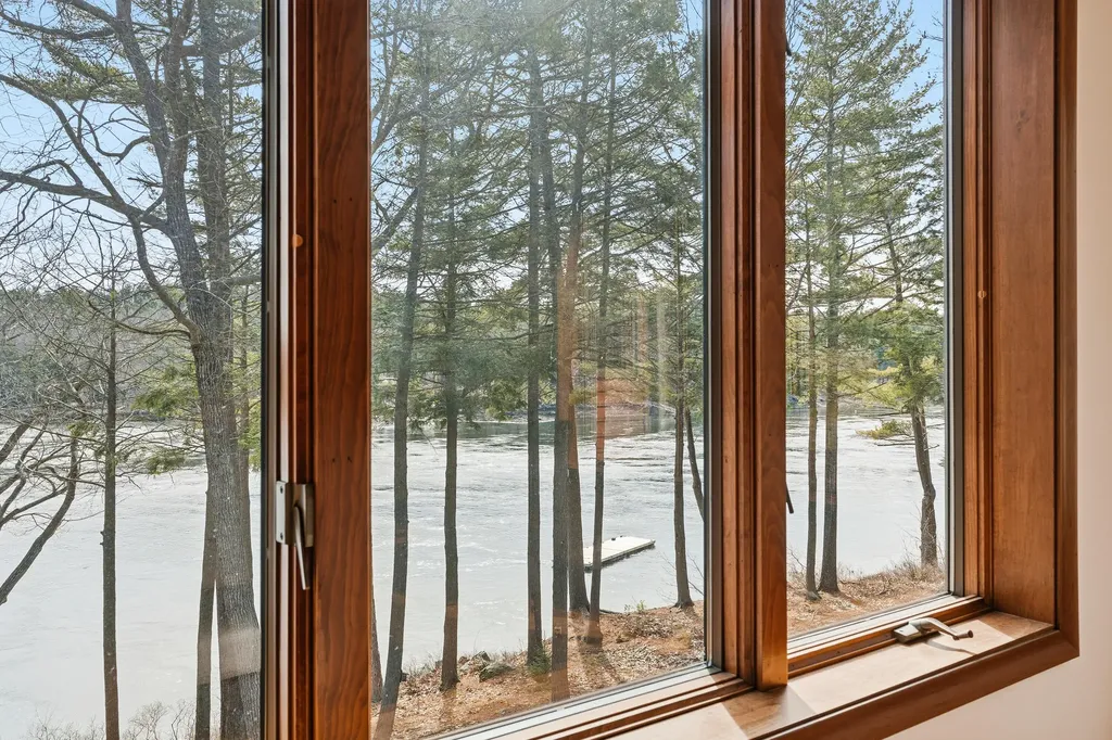 105 Cushman Point Road Wiscasset ME 04578