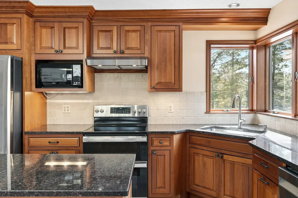 105 Cushman Point Road Wiscasset ME 04578
