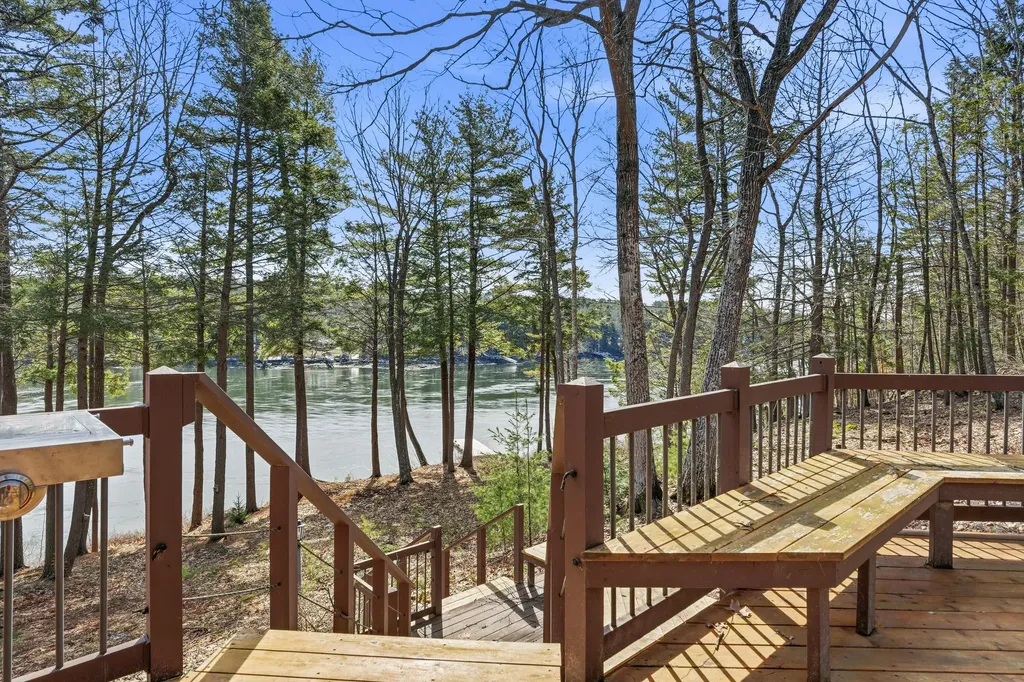 105 Cushman Point Road Wiscasset ME 04578