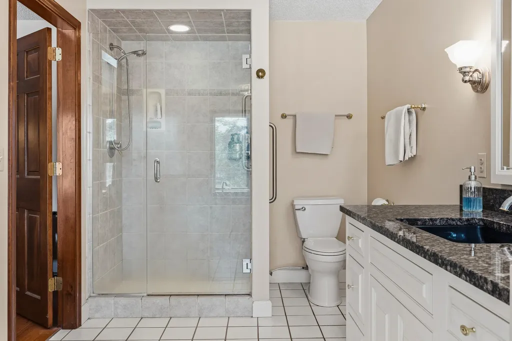 105 Cushman Point Road Wiscasset ME 04578