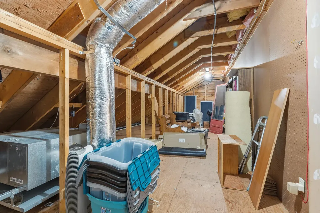 105 Cushman Point Road Wiscasset ME 04578
