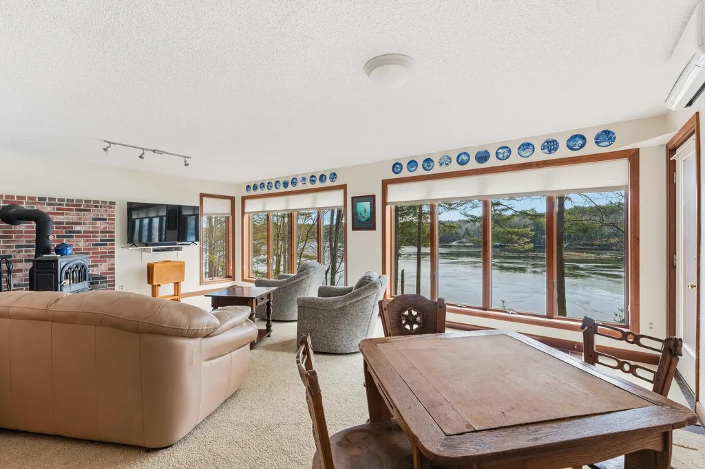 105 Cushman Point Road Wiscasset ME 04578