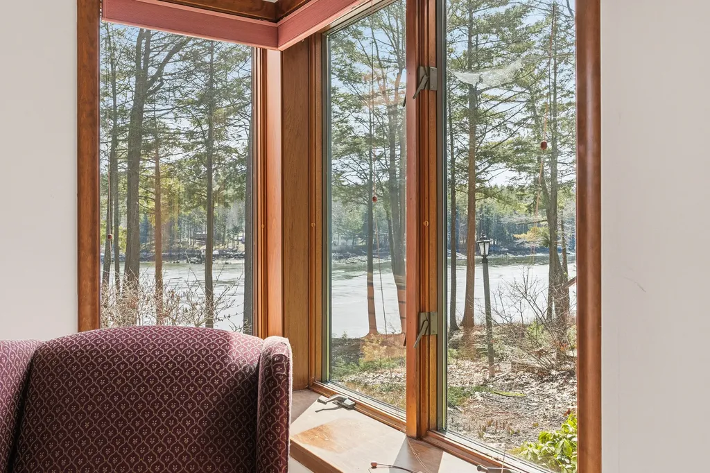 105 Cushman Point Road Wiscasset ME 04578