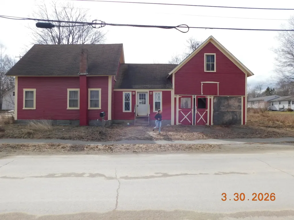 26 Water Street Newport ME 04953