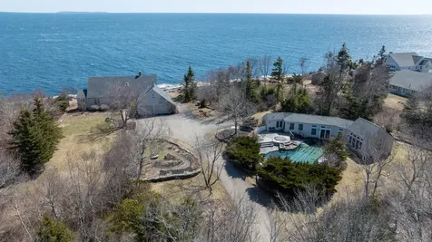 95 Pumpkin Cove Road Bristol ME 04554