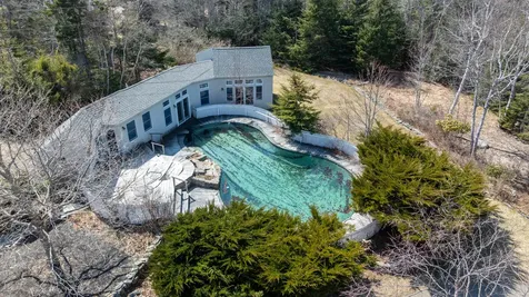 95 Pumpkin Cove Road Bristol ME 04554