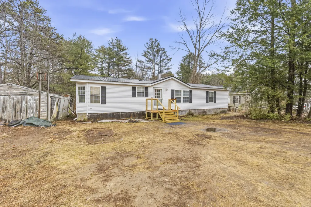 367 River Road Topsham ME 04086