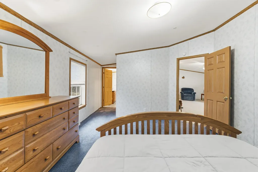 367 River Road Topsham ME 04086